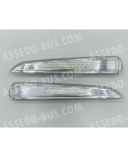 A0018208521 катафот на капот Mercedes Travego - правый